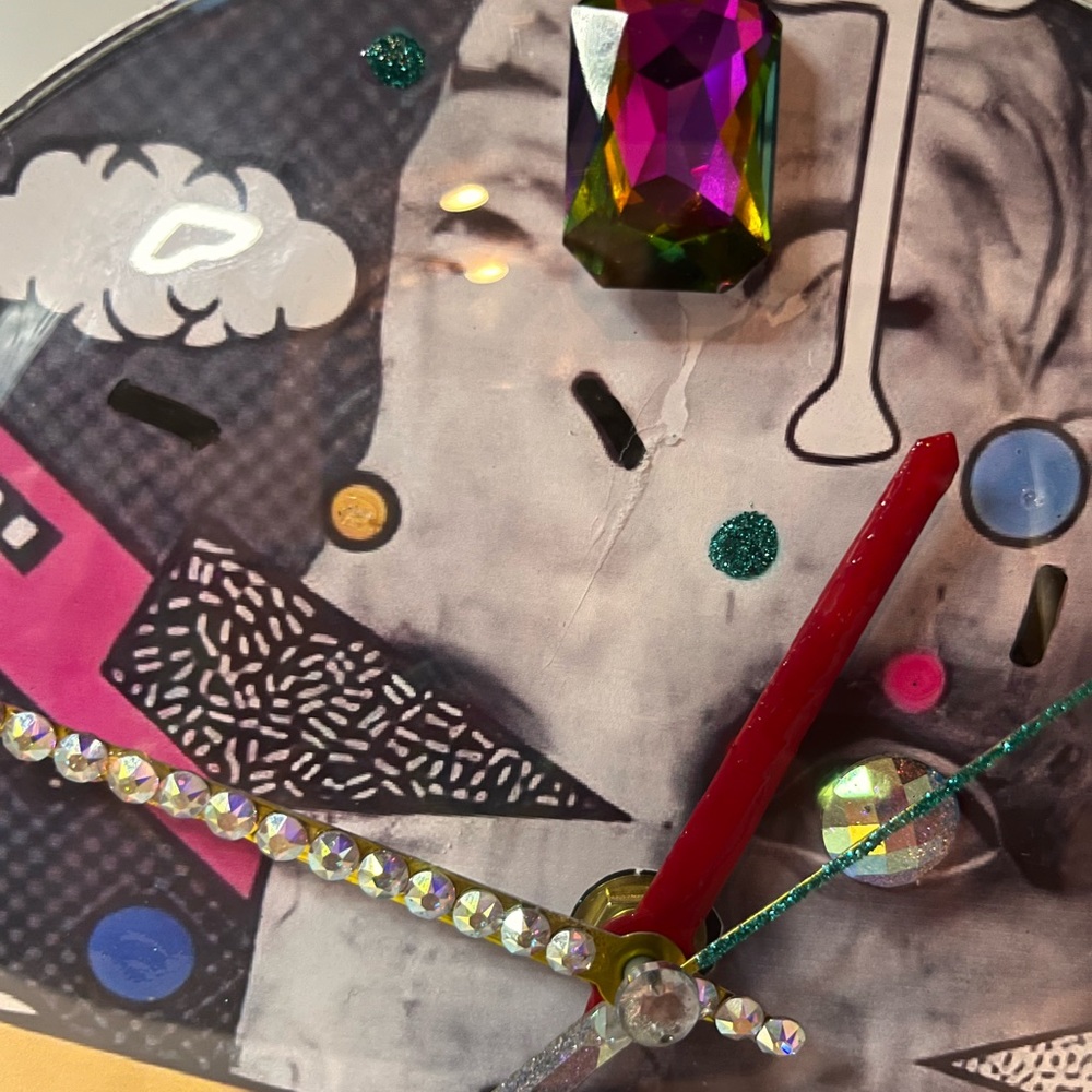 Clock - Picture 4 of 8